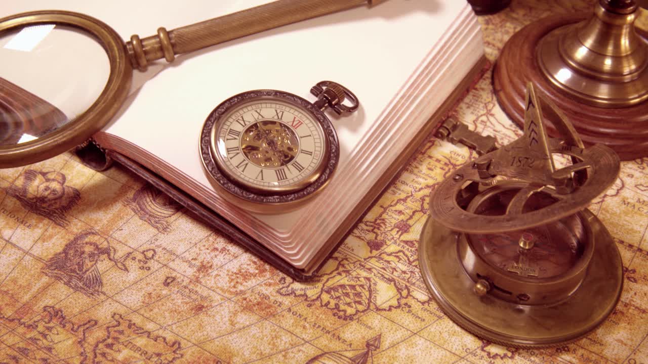 старинная натюрморт на старой карте 1565 года.