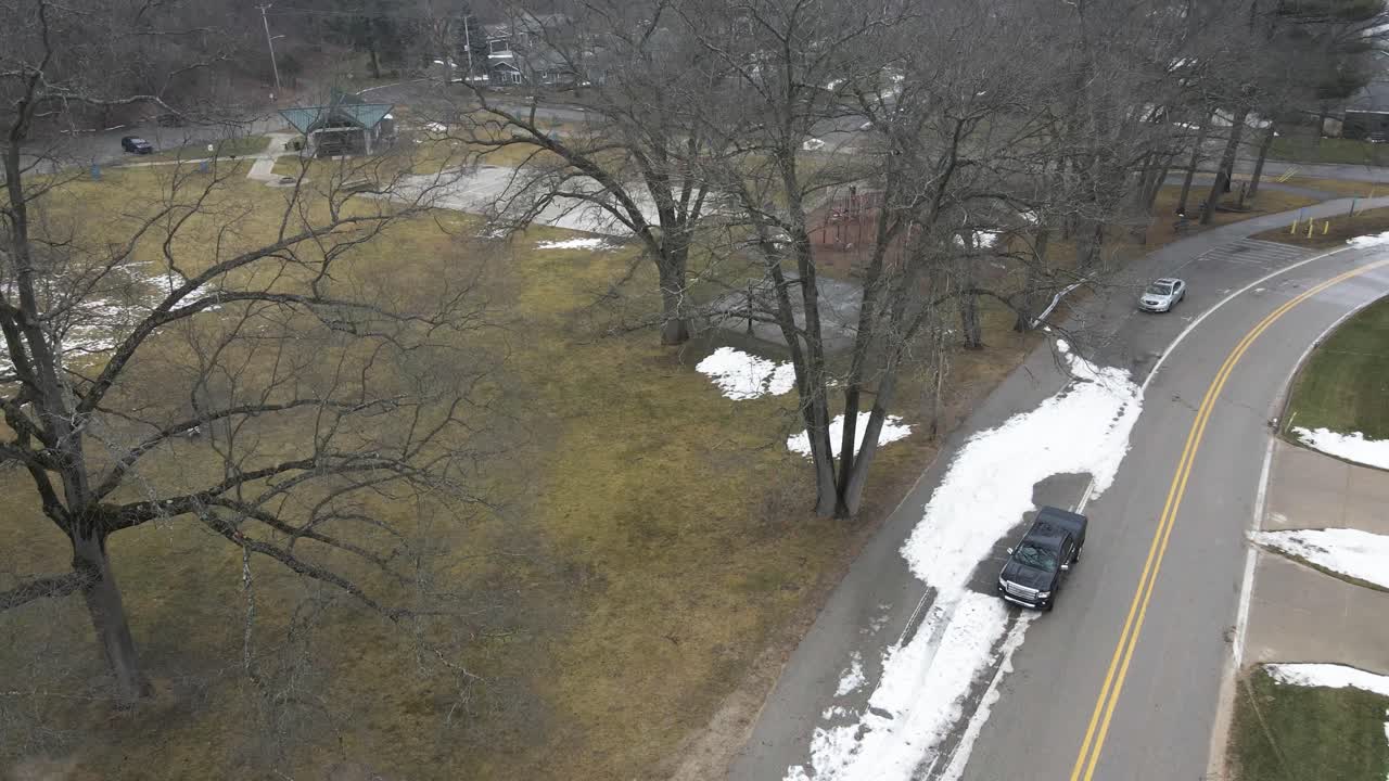 descendiendo sobre beachwood y su calle cerrada