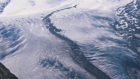 Sanfter-Schuss-über-Sehr-Großen-Gletscher-Am-Gornergrat-Zermatt-In-Der-Schweiz,-Großer-Atemberaubender-Gornergletscher-An-Sonnigen-Sommertagen