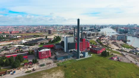 Vista-Aérea-De-La-Ciudad-Sobre-La-Central-Eléctrica-De-Copenhague-HC-Oersted