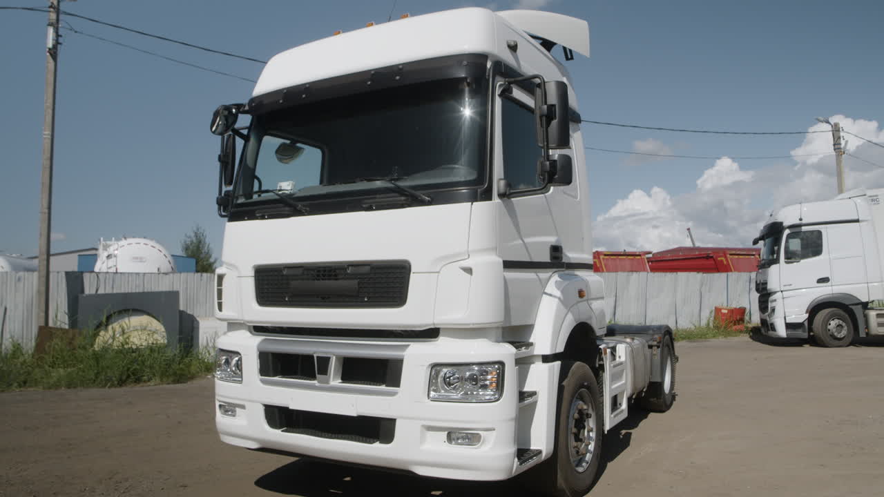 White Semi-Trailer Truck