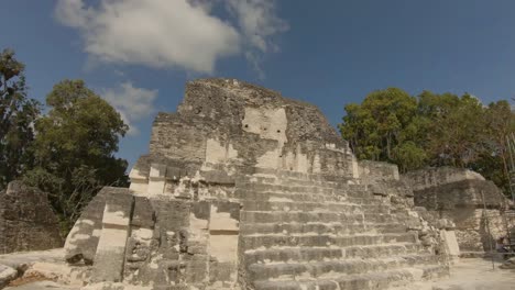 ruinas mayas en tikal en guatemala