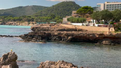 costa costera en cala ratjada mallorca, españa, vista estática