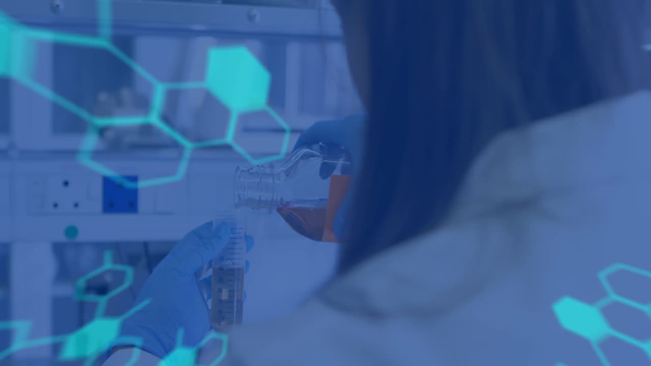 animación del procesamiento de datos científicos sobre el científico en el laboratorio