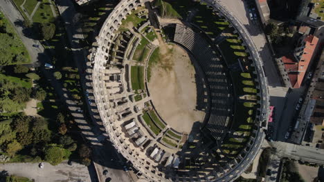 Drone-overhead-view-of-roman-arena-in-Pula,-Croatia,-amphitheater