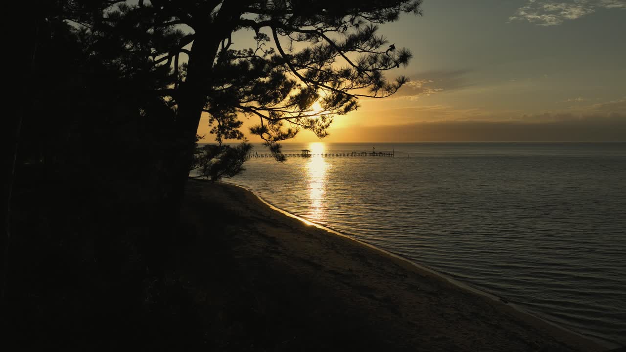 冬のアラバマ州フェアホープ近くの夕日の空撮