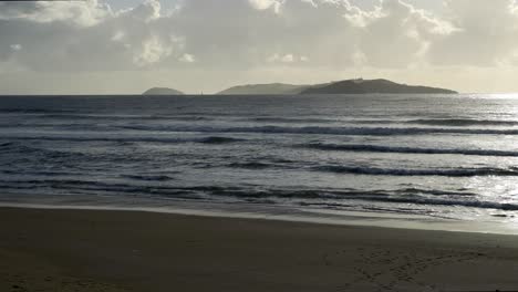 Ons-Inseln-Vom-Leeren-Strand-Von-La-Lanzada-In-Galizien-Aus-Gesehen