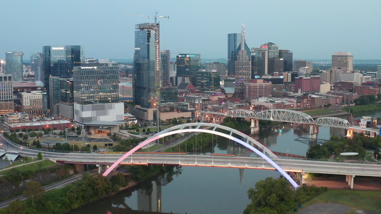 Nashville TN establishing shot