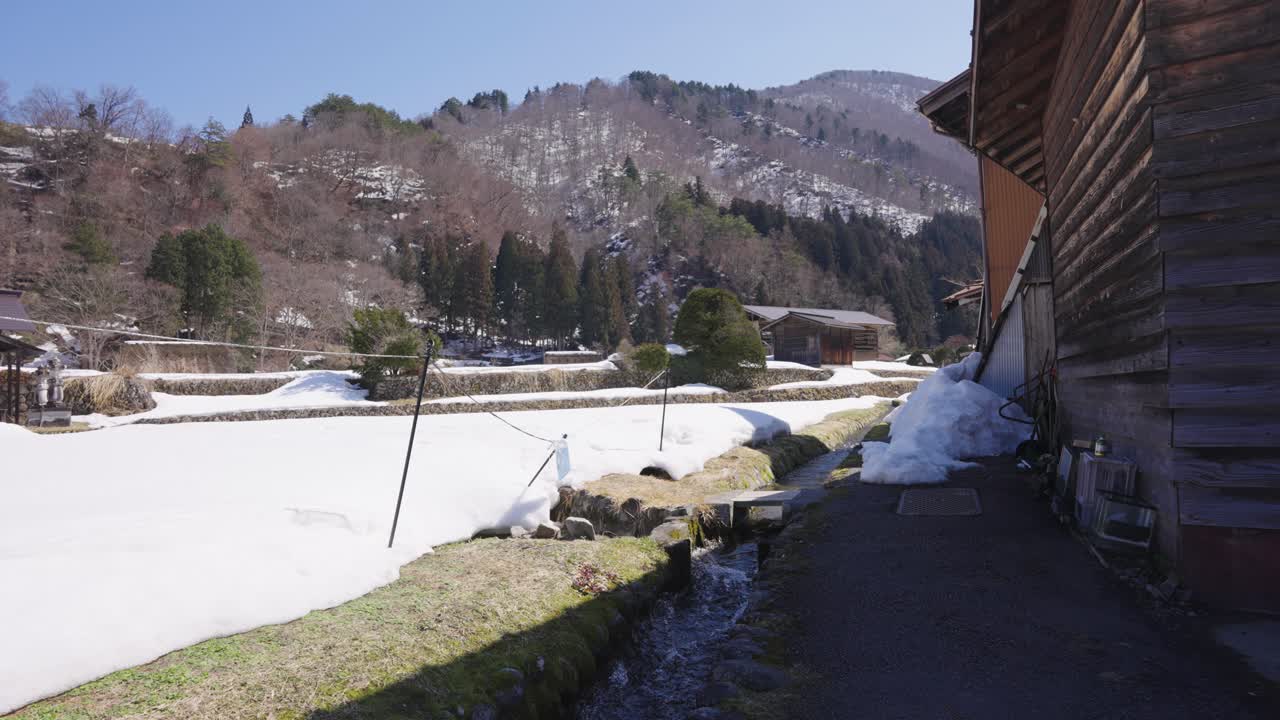 casas de pueblo de montaña y paisaje de shirakawa-go