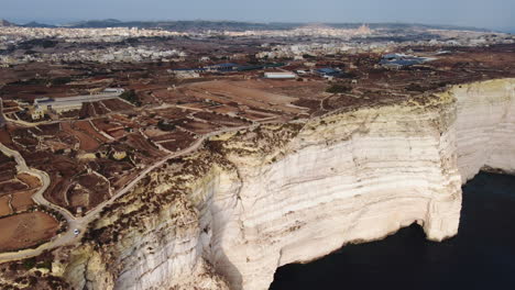 Malteser-Hochgipfel-Dingli-Klippe,-Malta-Inselantenne