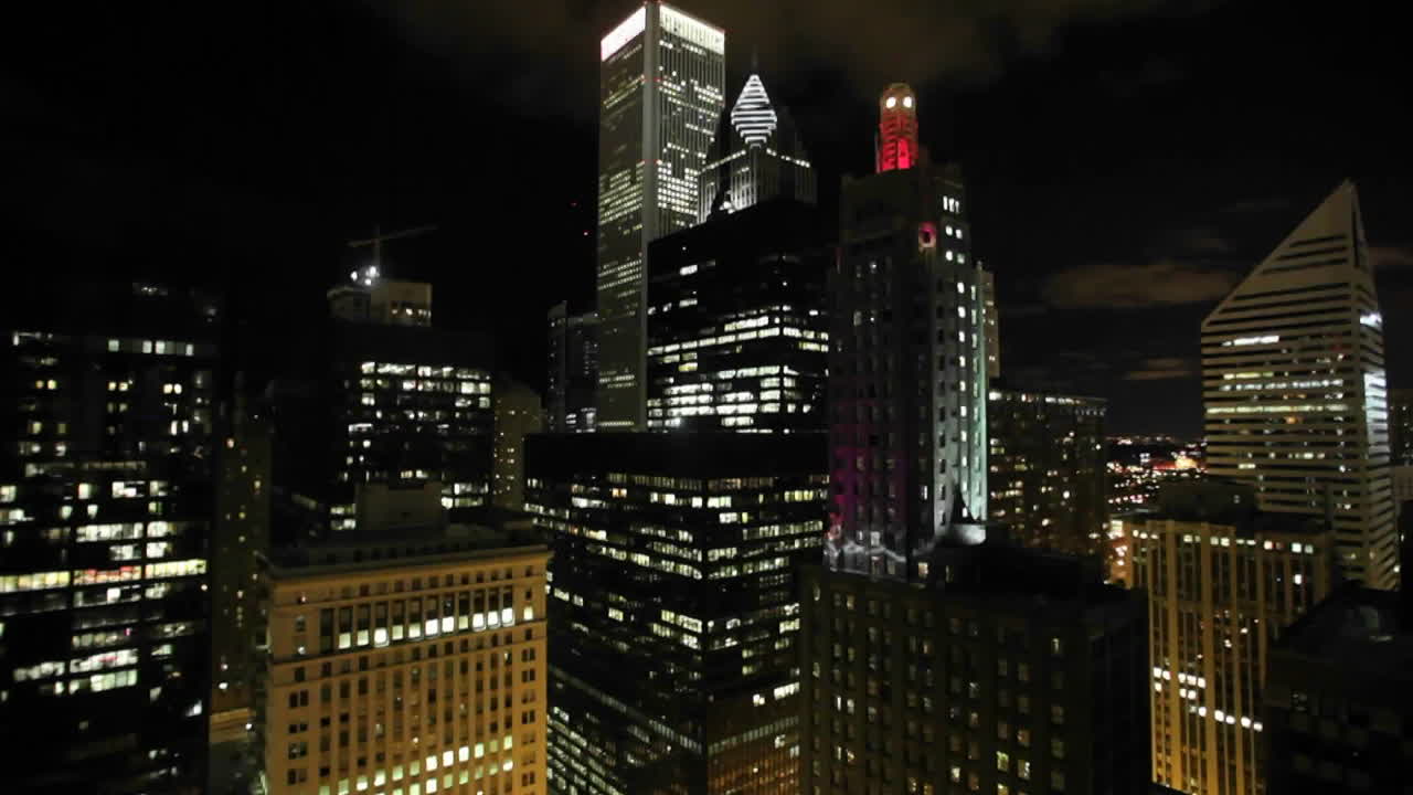 vista sobre una ciudad en la noche