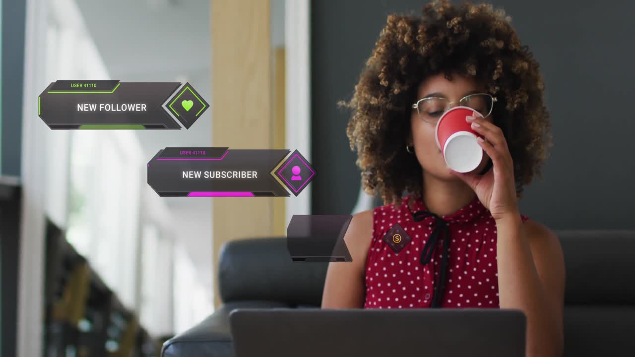 animación de iconos de los medios sobre una mujer afroamericana bebiendo café.
