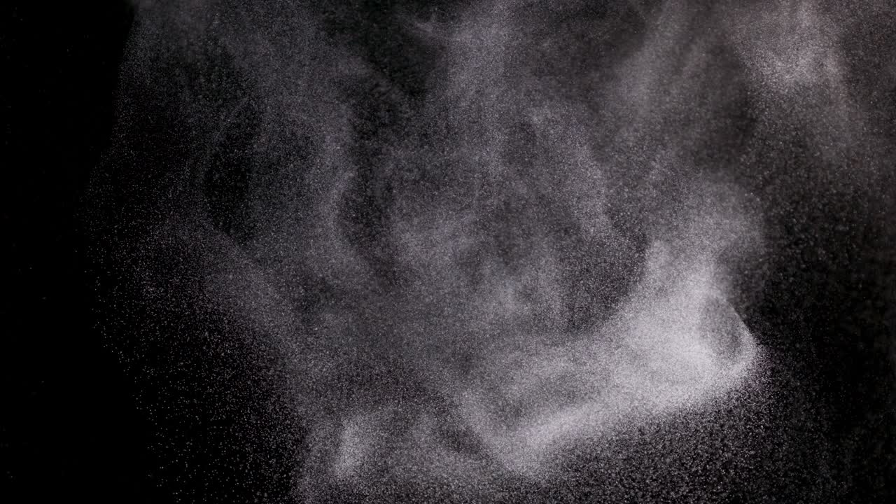 polvo aislado sobre un fondo negro