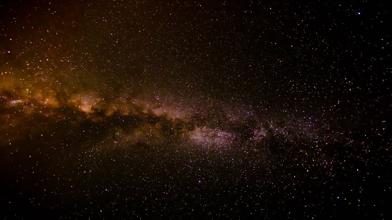 vuelo espacial 4k en un campo estelar.