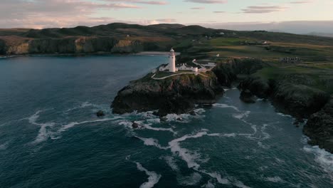 Fanadenkopf-Im-Leuchtturm-Von-Donegal,-Irland