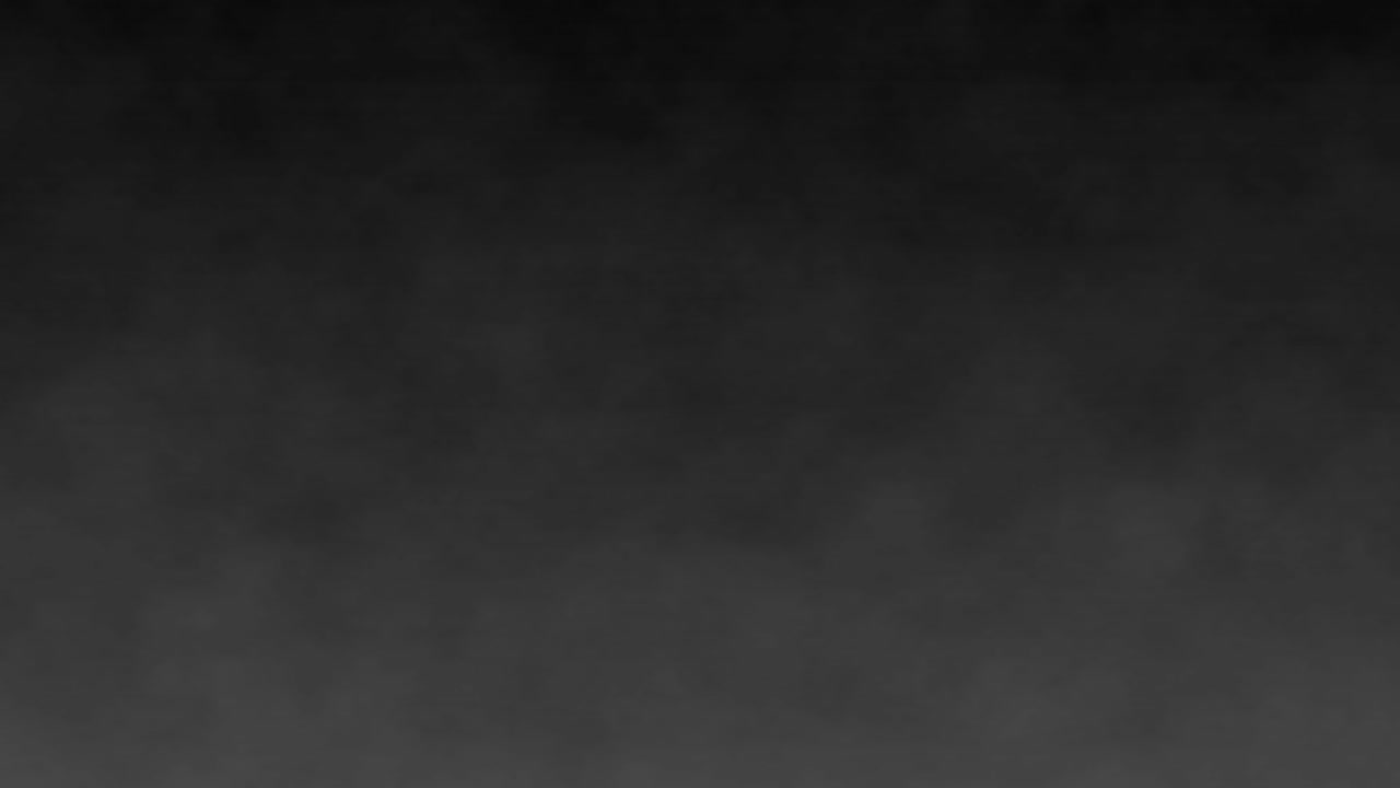 대기 하 연기 안개 효과: 모션 그래픽 구성 요소를 위해 검은 바탕에 연기가 느린 모션; 바람에 떠있는 공중에서 천천히 연기가; 공포 개념; 알파 채널에 대한 4k 영상 비디오