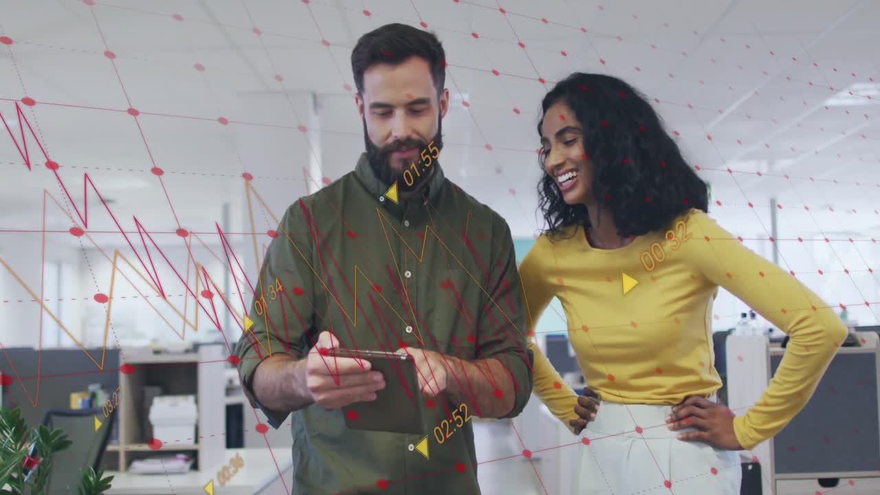 animación del procesamiento de datos sobre diversas personas de negocios en la oficina