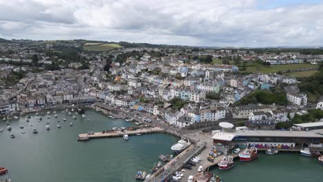 Puerto-De-Brixham,-Disparo-De-Drone-De-Devon