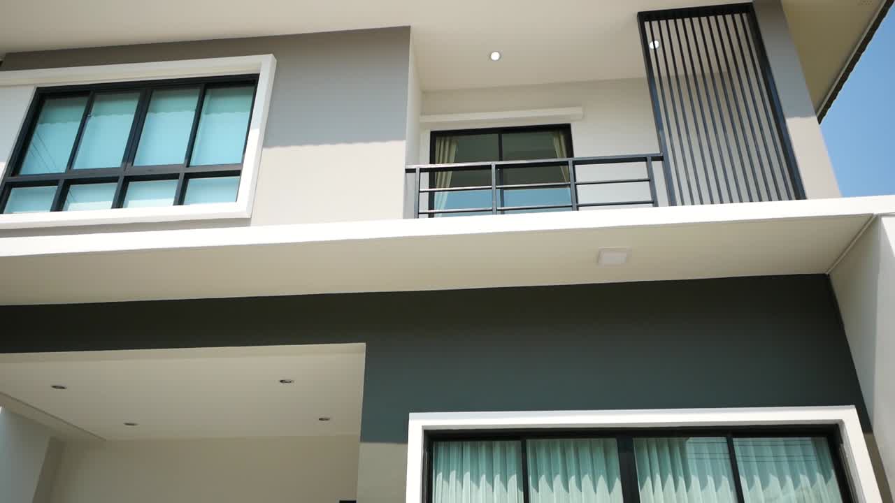 diseño exterior de casa contemporánea moderna blanca