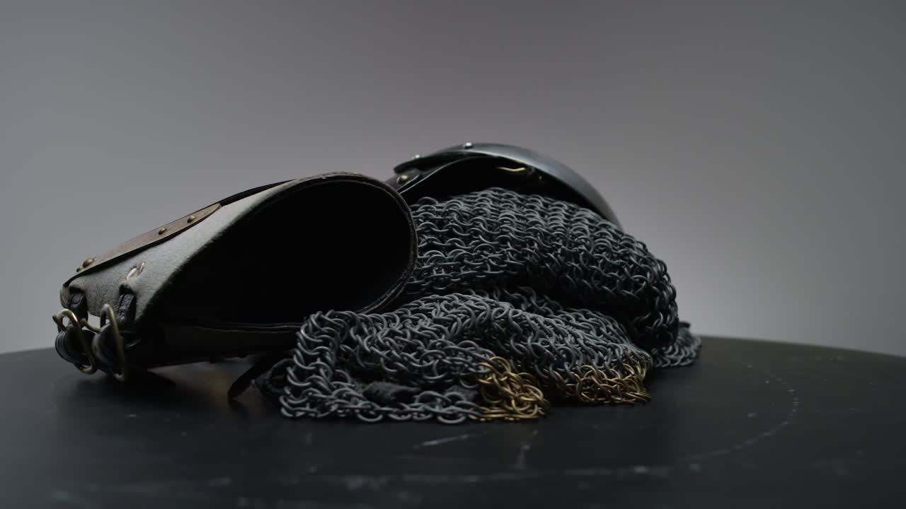 cota de malla y otras armaduras de caballero