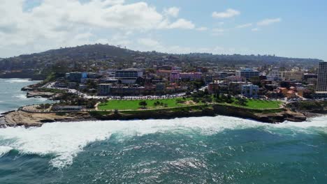 Aerial-View-Of-La-Jolla-Town-And-Beach-In-San-Diego,-California,-USA---drone-shot