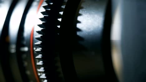 movement of the prime lens