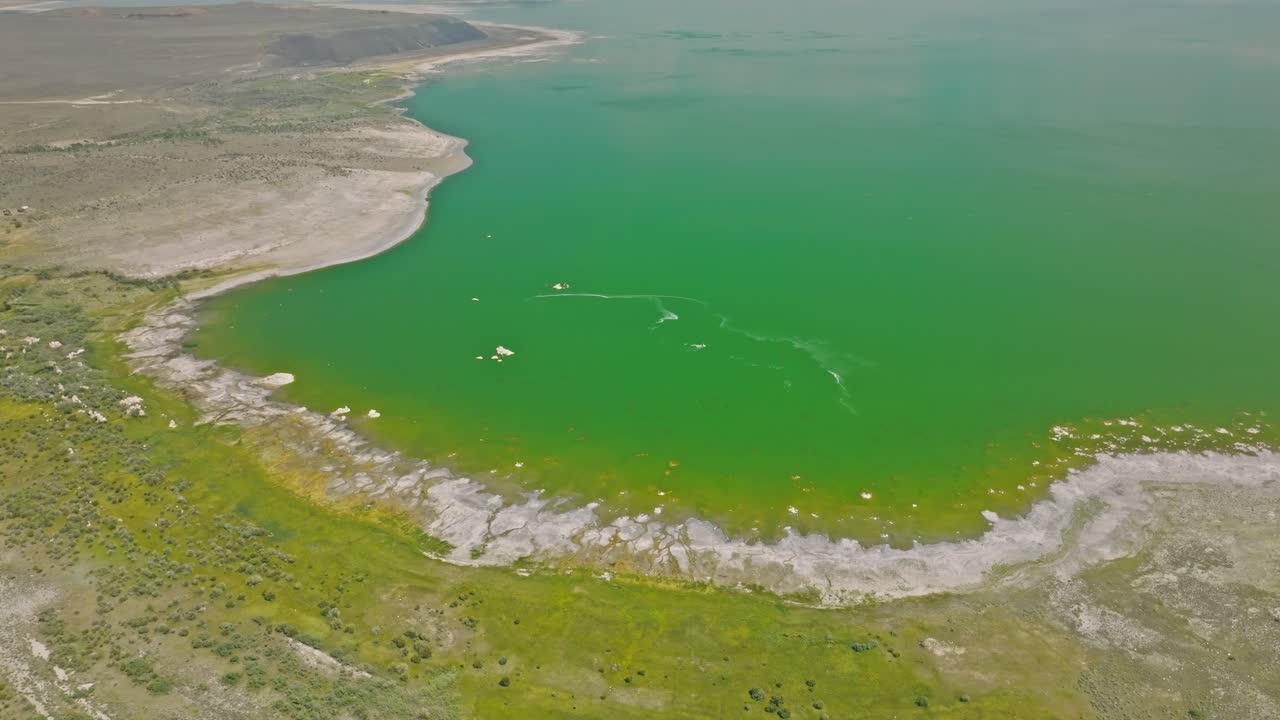 Tufa formations at Mono Lake, California