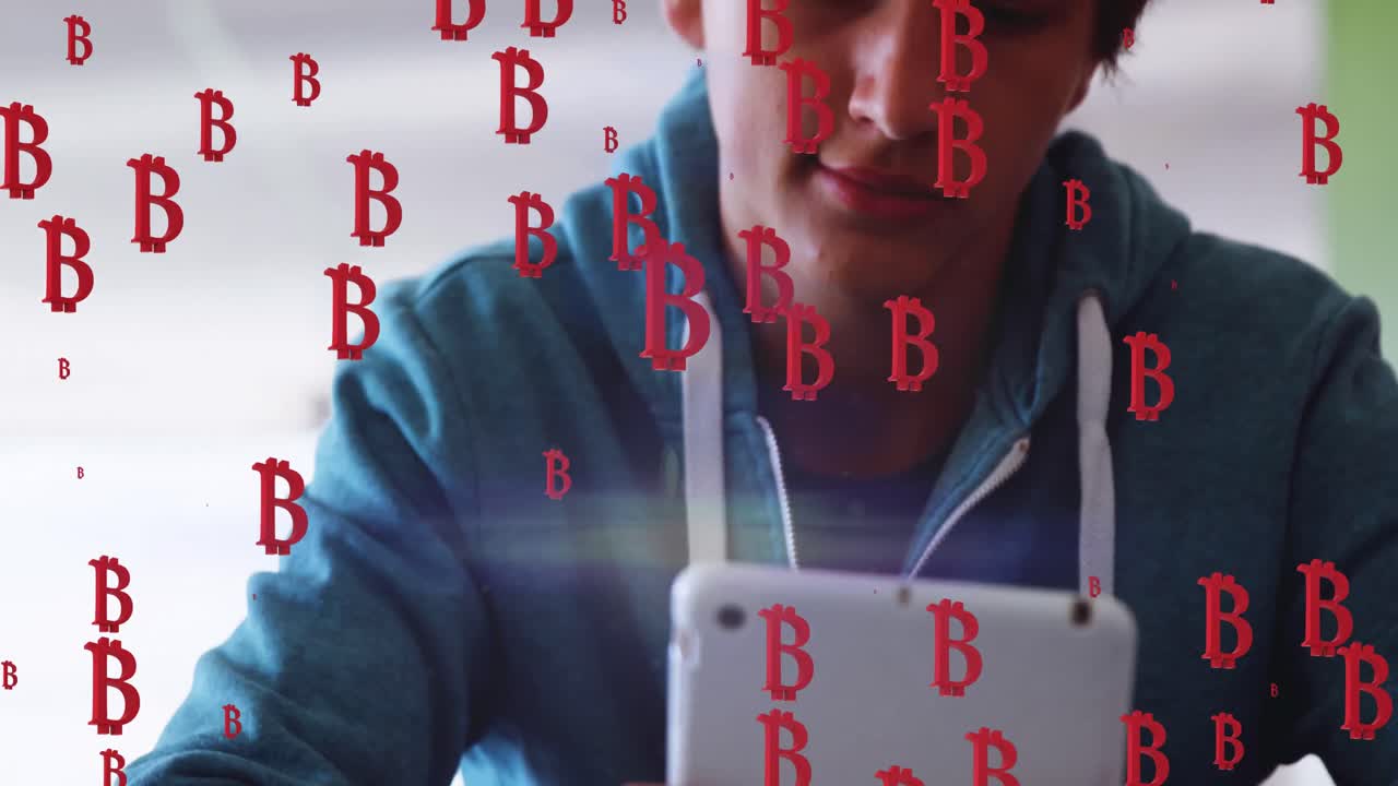 animación de bitcoins sobre hombre caucásico usando tableta