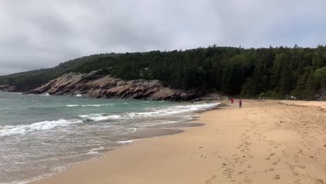 4k-De-Playa-De-Arena-En-El-Parque-Nacional-De-Acadia-Cerca-De-Bar-Harbour-Maine