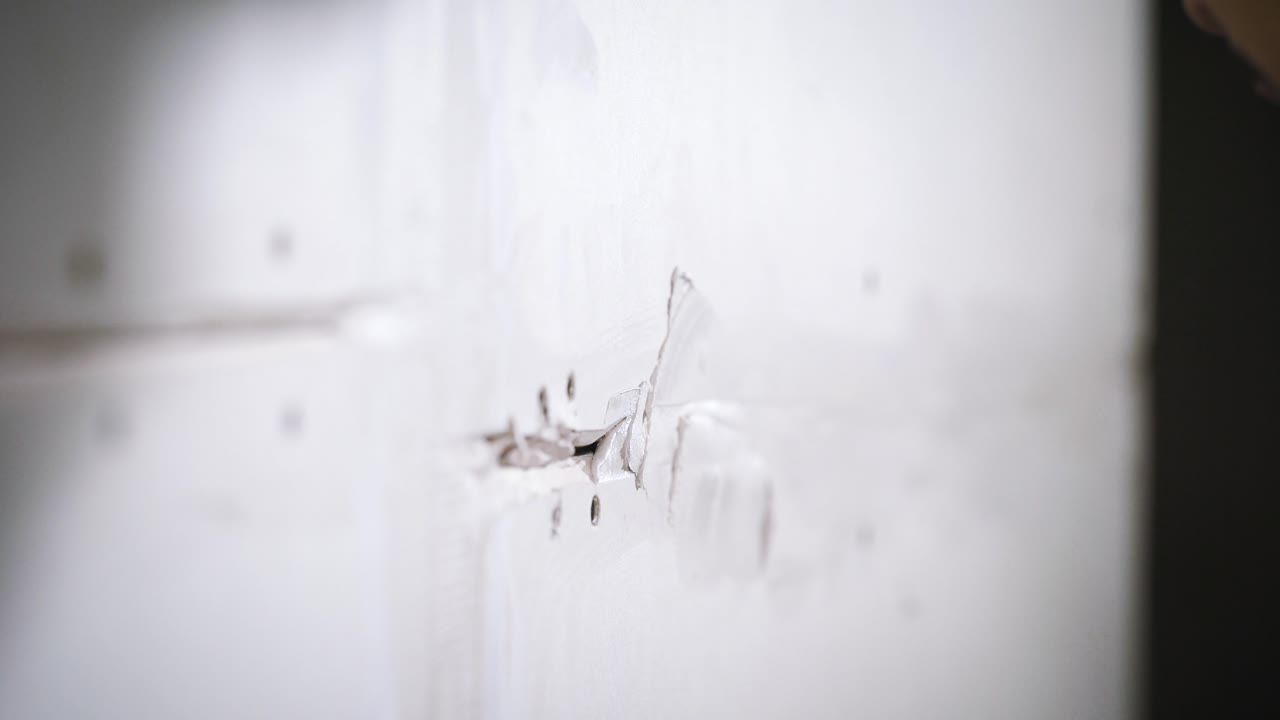 플라스팅 벽 수리