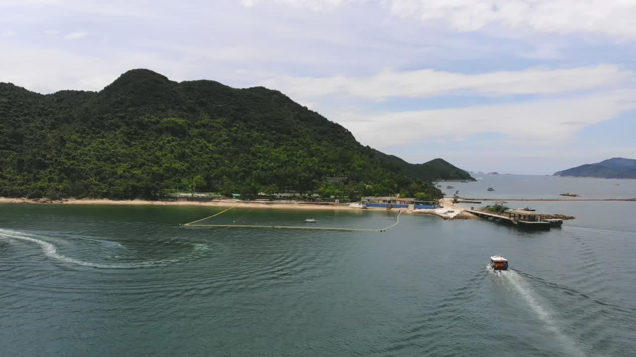 imágenes de drones de una isla fuera de hk