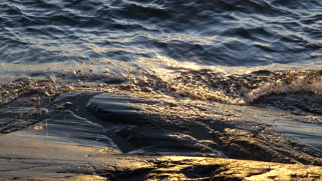 Close-ups-of-waves-by-the-sea