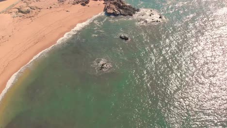 Luftaufnahmen-Vom-Strand-über-Vila-Do-Conde,-Portugal-Mit-Erstaunlichen-Farben