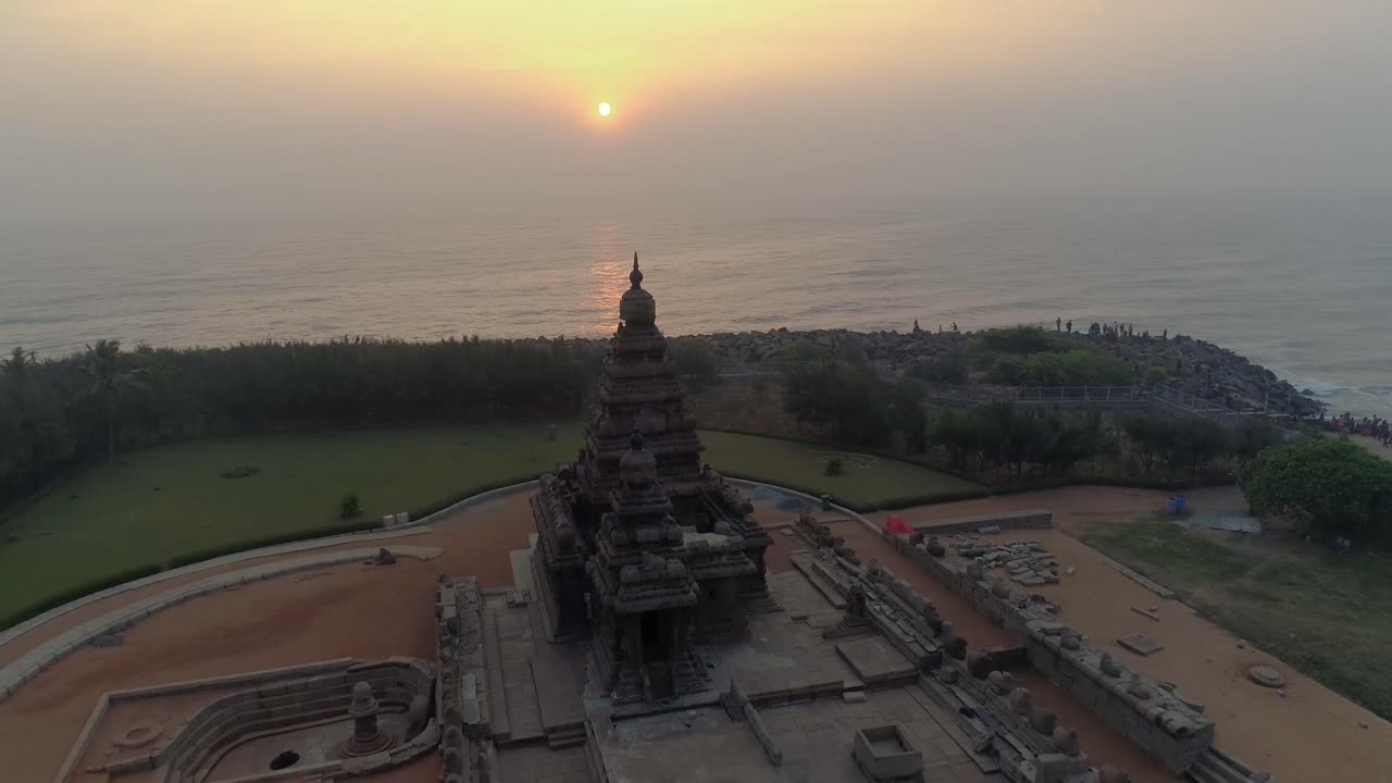 imágenes aéreas del templo de la costa de mamallapuram filmadas con drones phantom 4 pro 4 k
