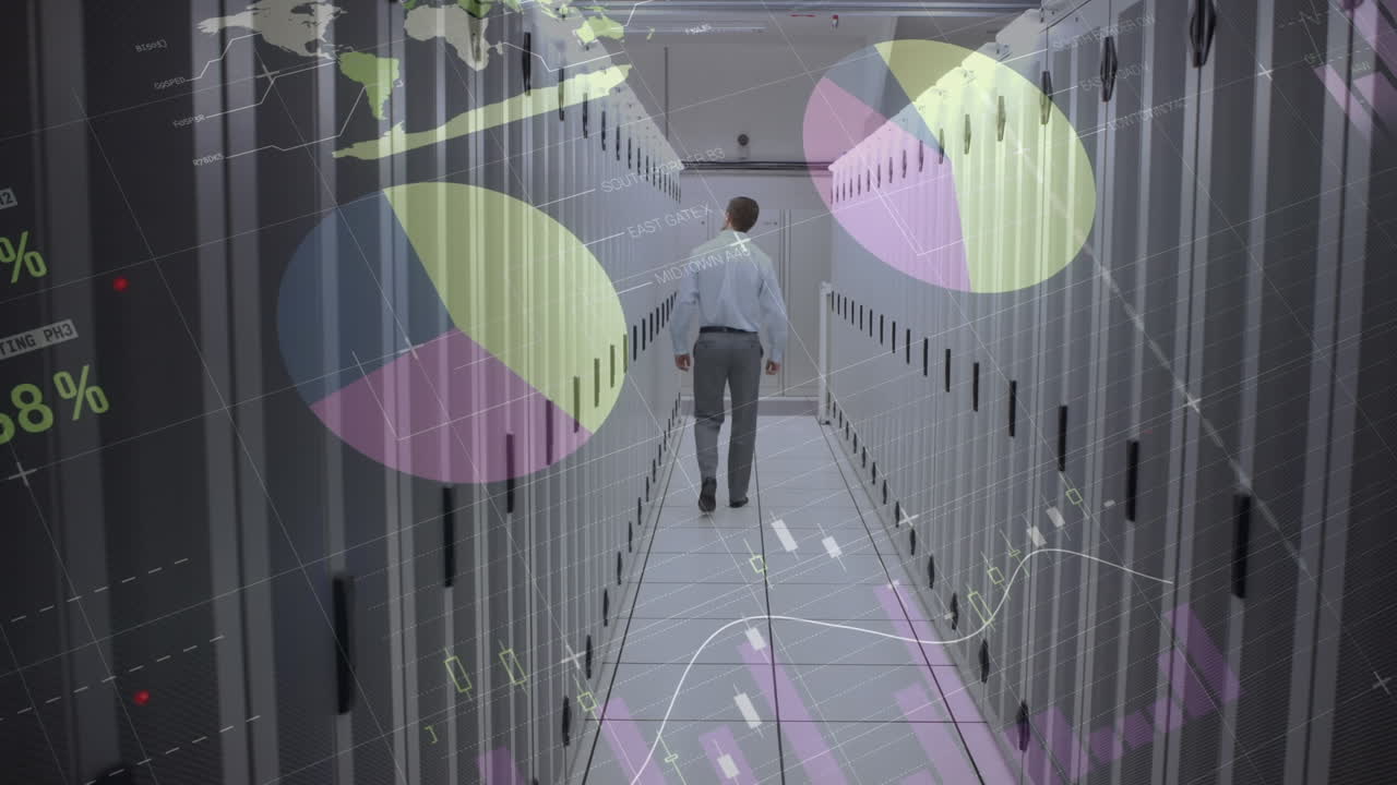 procesamiento de datos estadísticos sobre la vista trasera de un hombre caminando en la sala del servidor de computadora