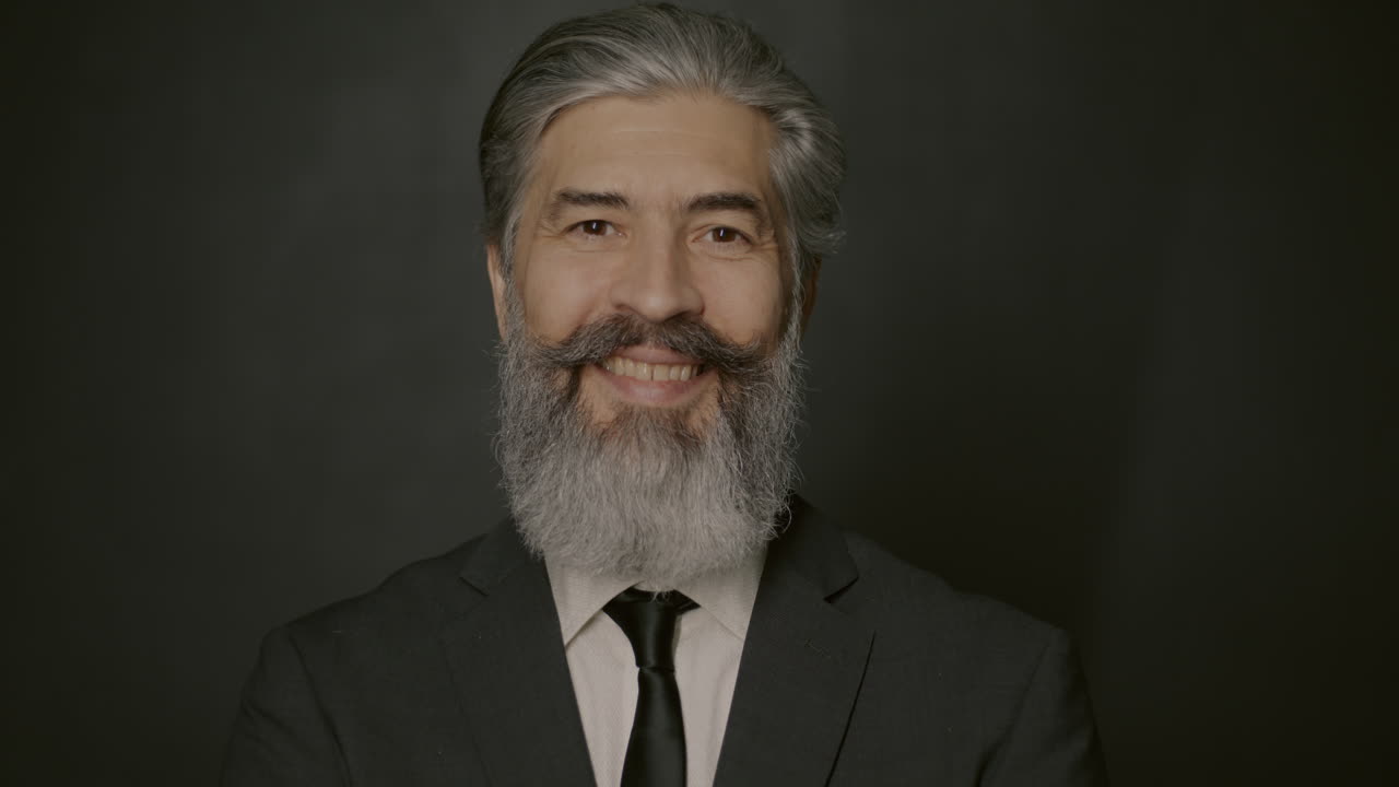 웃는 사업가 초상화