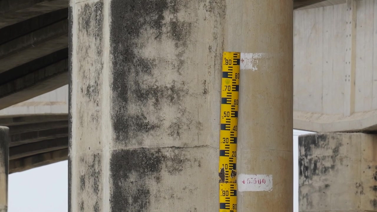 Indicatore del livello dell'acqua del fiume Chao Phraya