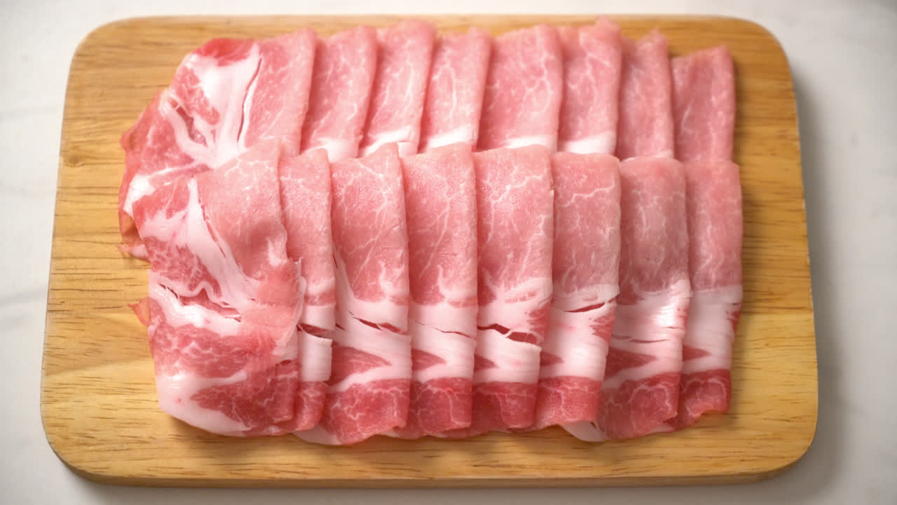 신선한 생 돼지 고기 등심 슬라이스