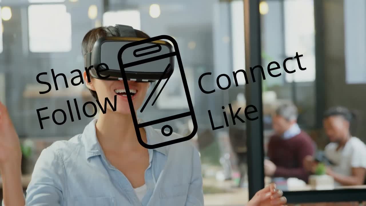 스마트 폰 아이콘과 소셜 미디어 개념 문자 오버 백인 여성 사무실에서 vr 헤드 ⁇ 을 착용