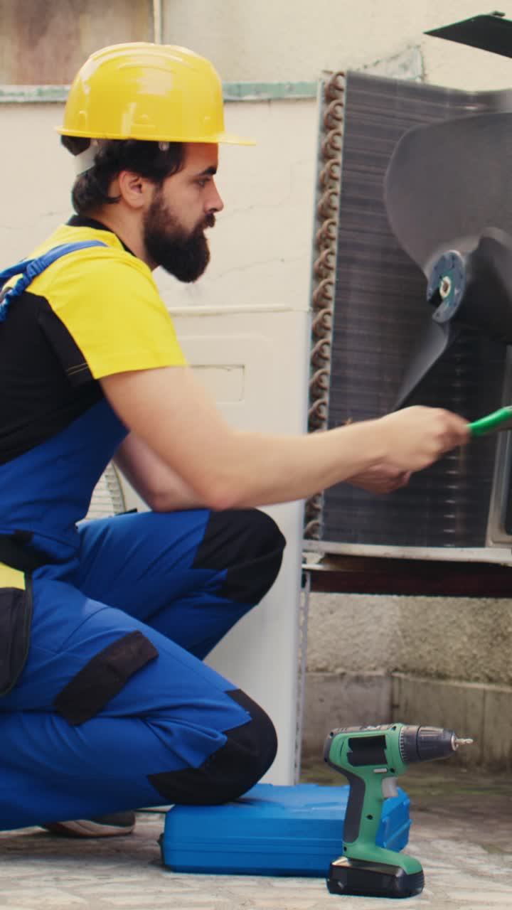 Vertical video Expert fixes out of order condenser