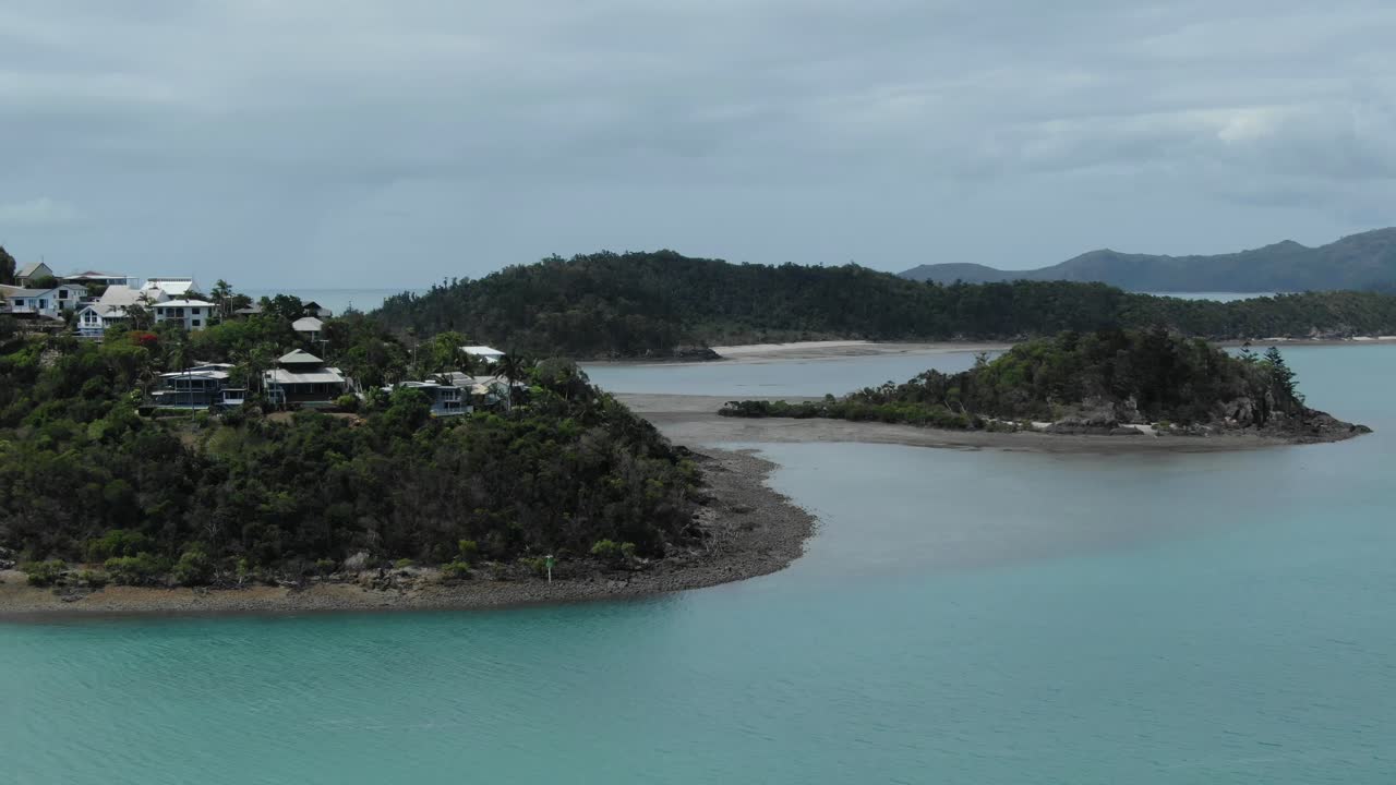 호주의 shute harbour에서 whitsunday islands의 해안 전망