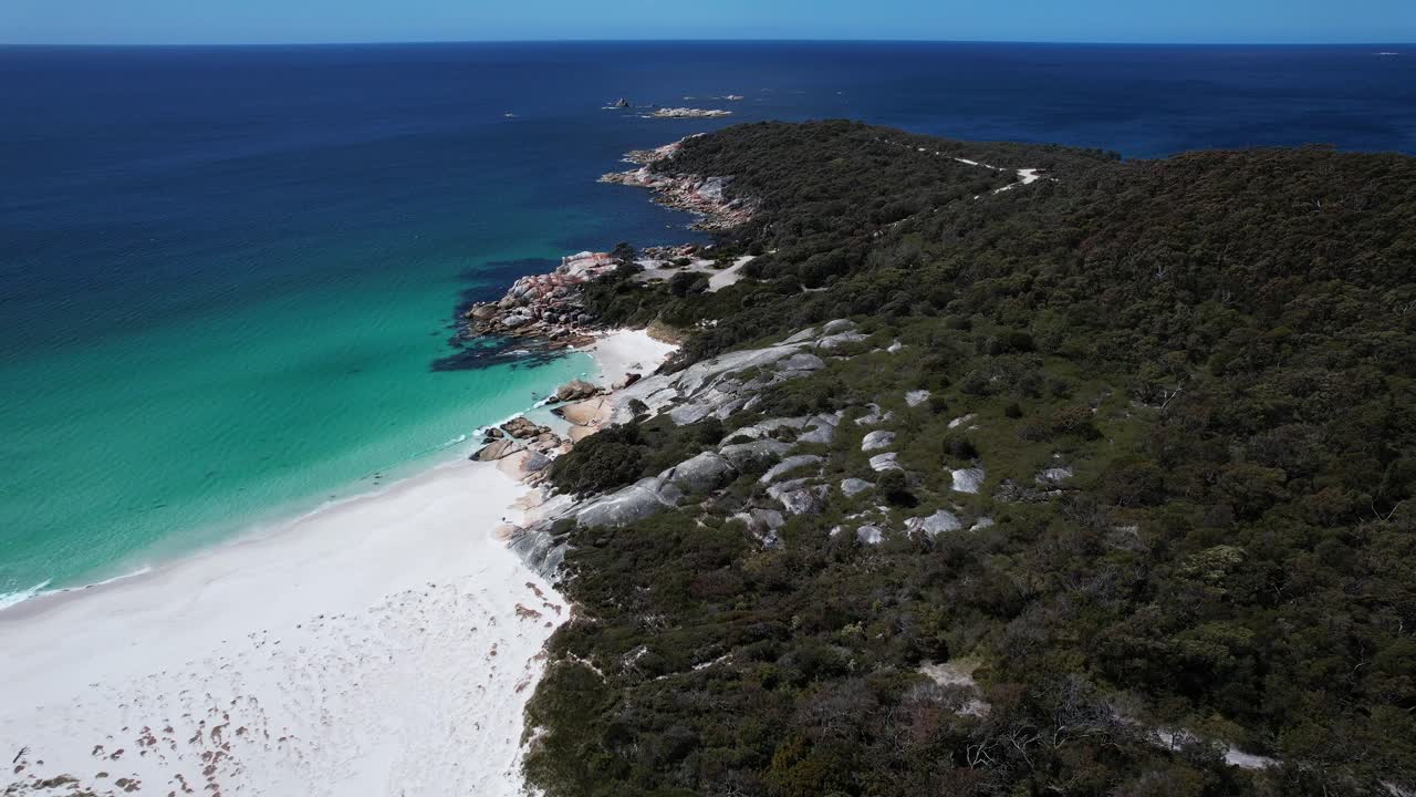 Taylors Beach, Sloop Reef In Tasmania, Australia - Drone Orbiting
