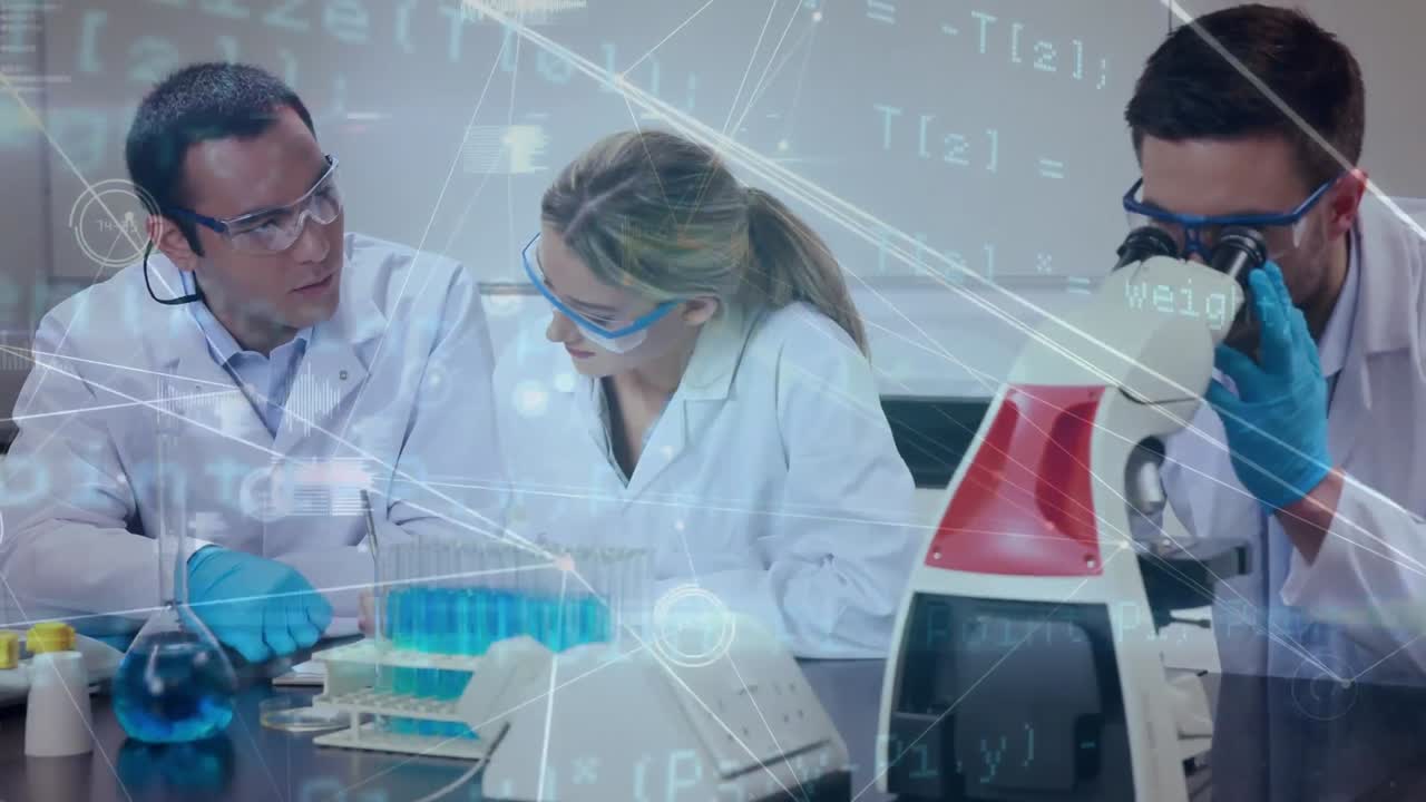 red de conexiones y procesamiento de datos sobre un grupo de científicos caucásicos que trabajan en el laboratorio