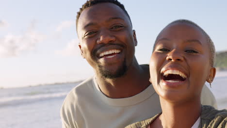 Selfie,-love-and-black-influencer-couple-on-beach