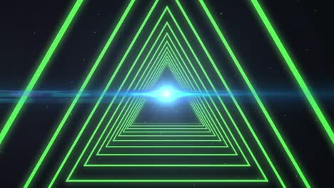 animación digital de formas de triángulos en movimiento sin fisuras contra un punto de luz sobre un fondo negro