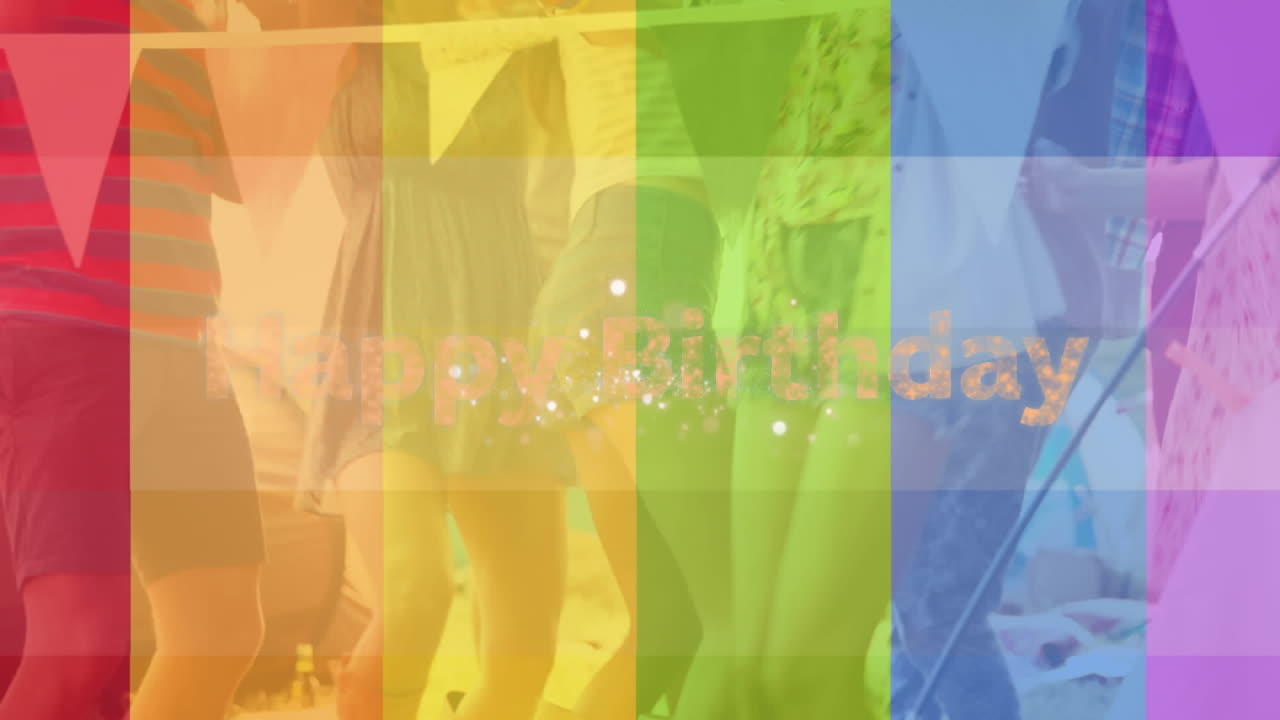 animación de texto de feliz cumpleaños sobre bandera lgbt y personas diversas bailando