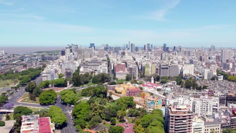 dolly en vista aérea del barrio de la recoleta, edificios residenciales en una zona exclusiva de buenos aires en un día soleado