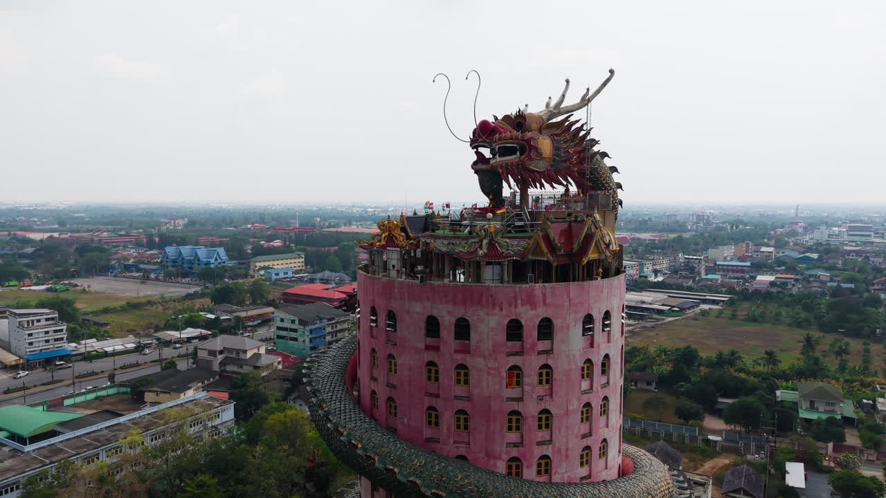 Chùa Wat Samphran Dragon ở Thái Lan