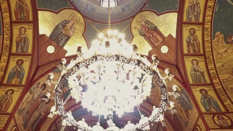 interior de la iglesia rumana