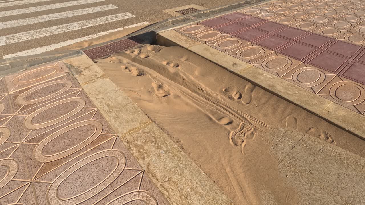 la comodidad del acceso con rampas para las personas con discapacidad, proporcionando una movilidad sin problemas a lo largo de las calles, promoviendo la inclusión y la fácil navegación